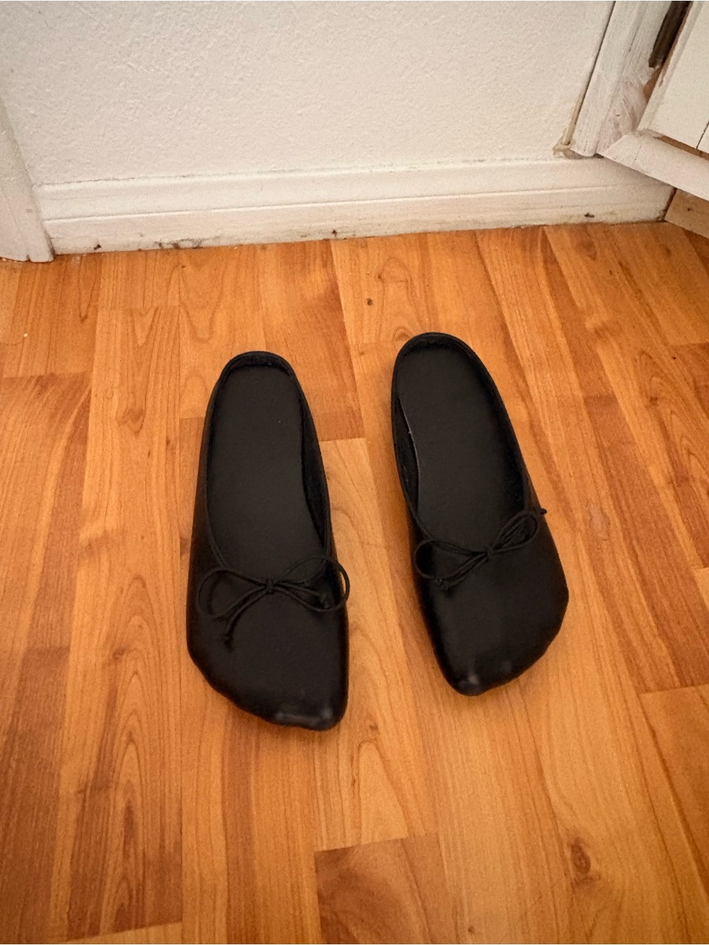 Women’s Black Slip-On Toe Ballet Flat Shoes